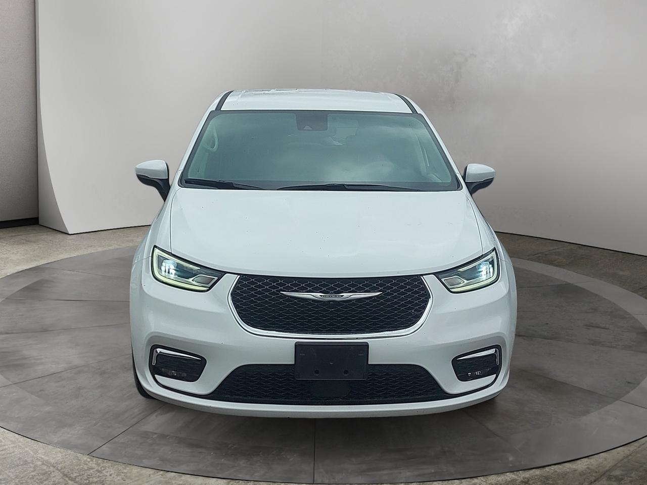 2023 Chrysler Pacifica Touring L Photo