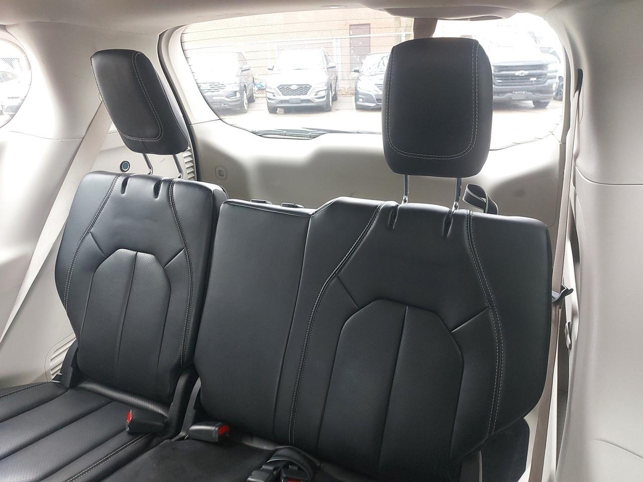 2023 Chrysler Pacifica Touring L Photo