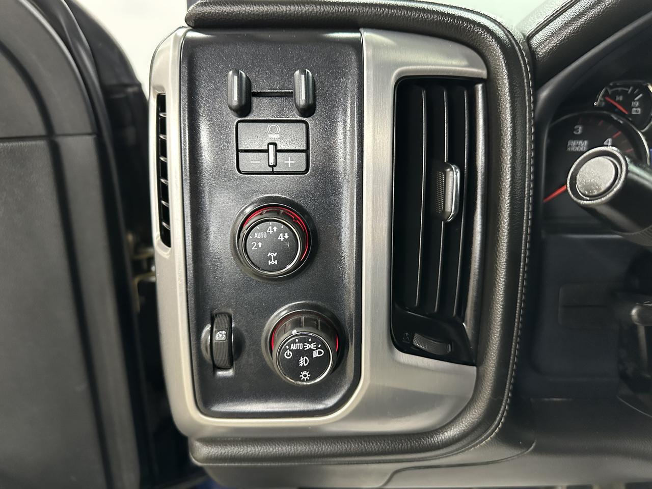 2015 GMC Sierra 1500 SLT Photo