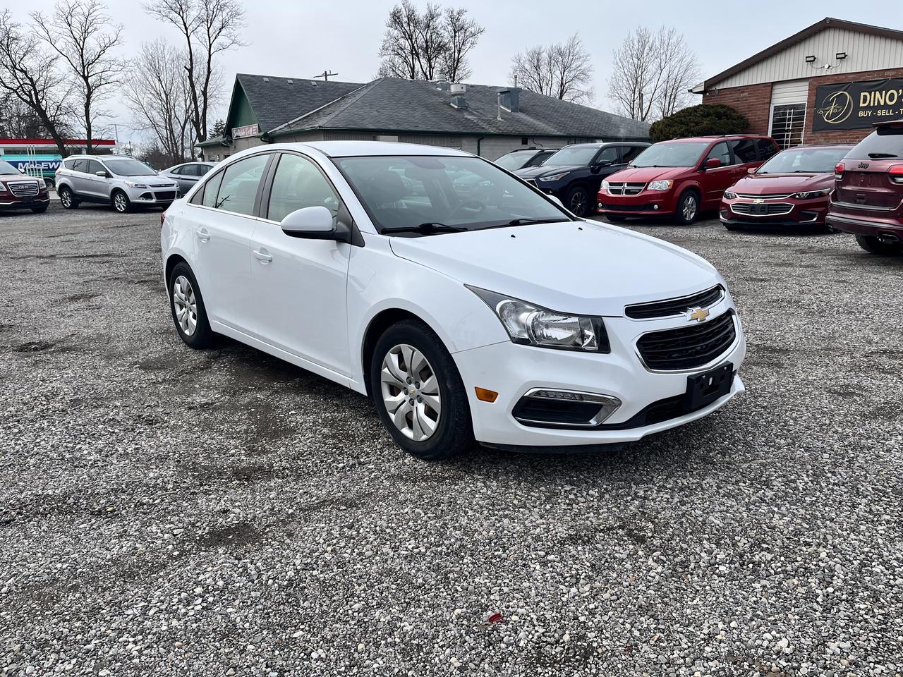 2016 Chevrolet Cruze LT Photo3