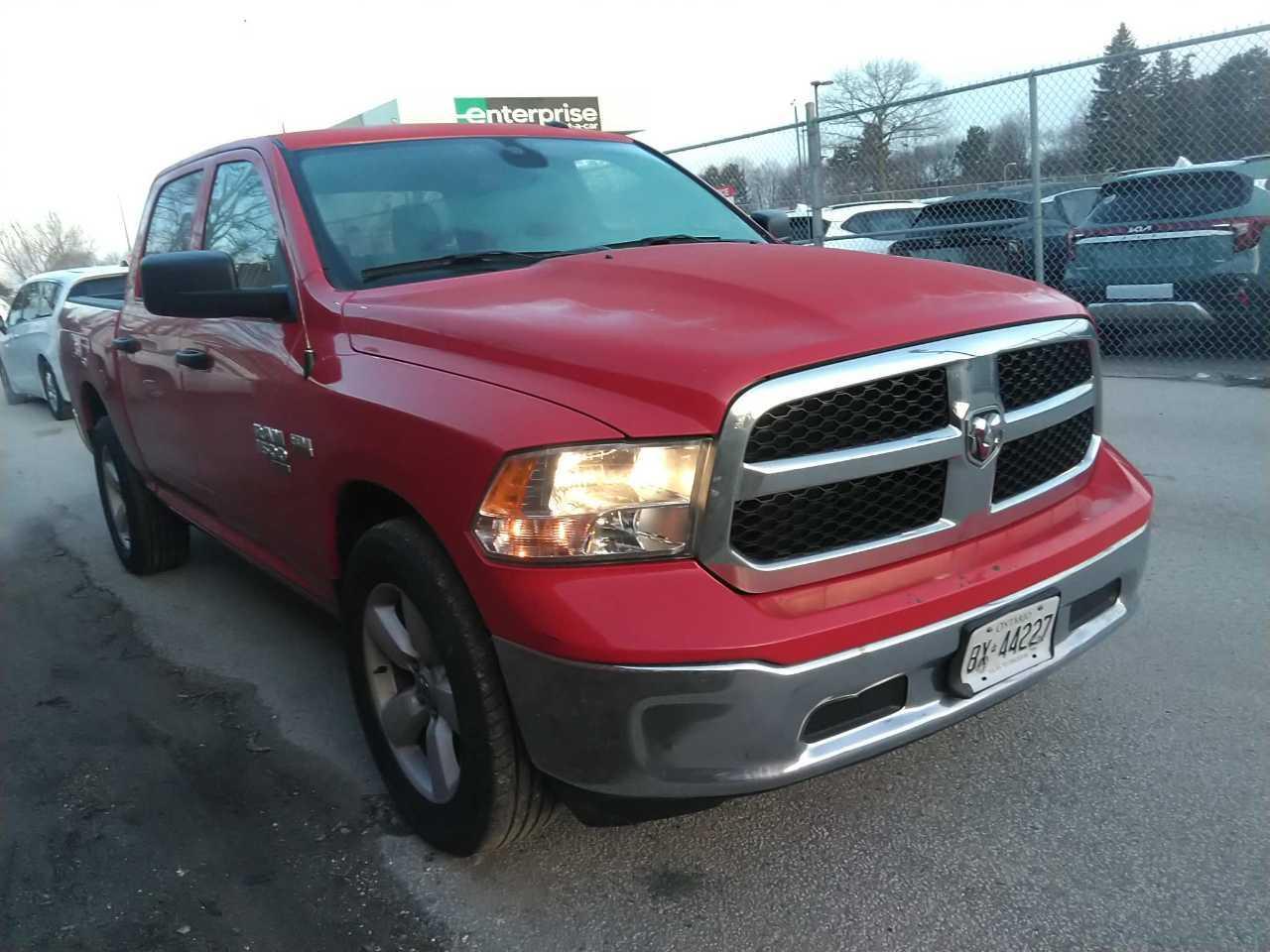 2023 RAM 1500 Classic SLT Photo4