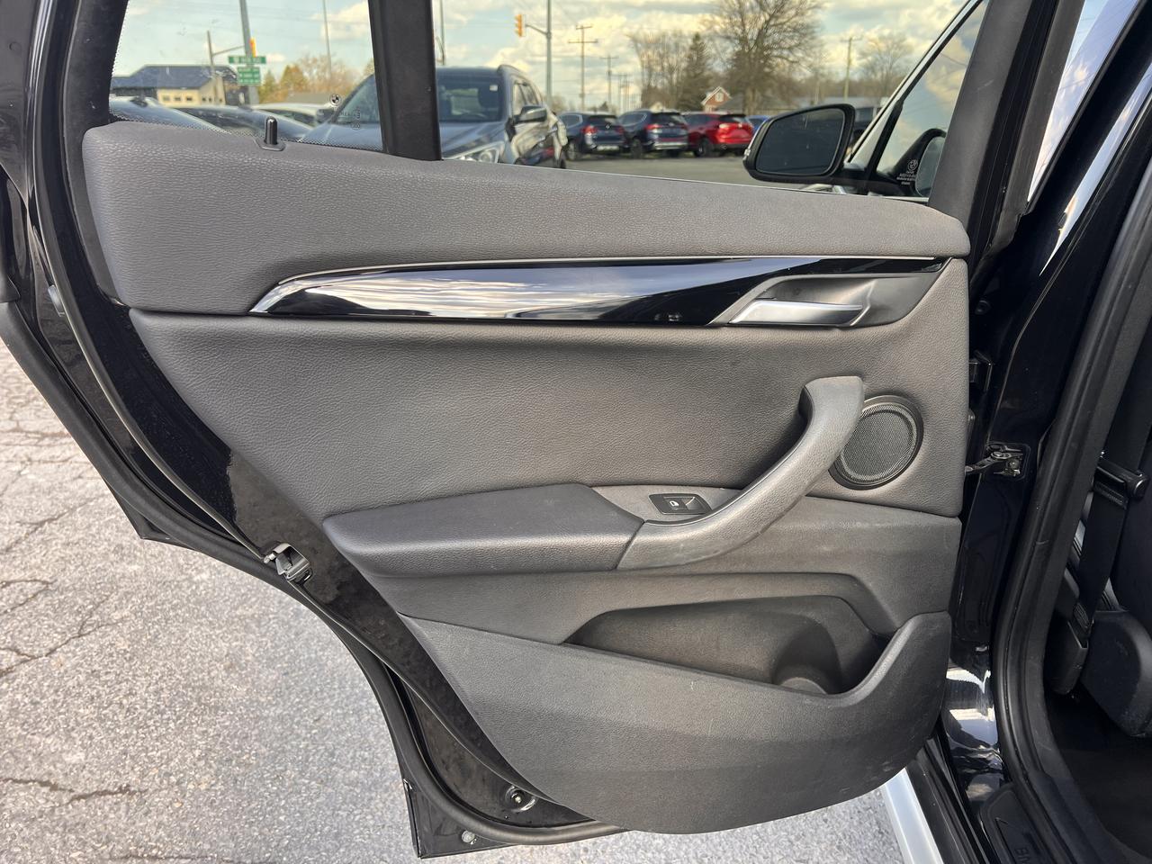 2016 BMW X1 xDrive28i Photo