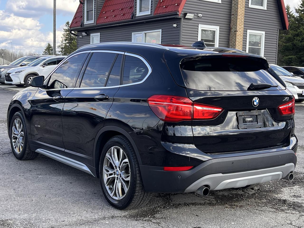 2016 BMW X1 xDrive28i Photo4