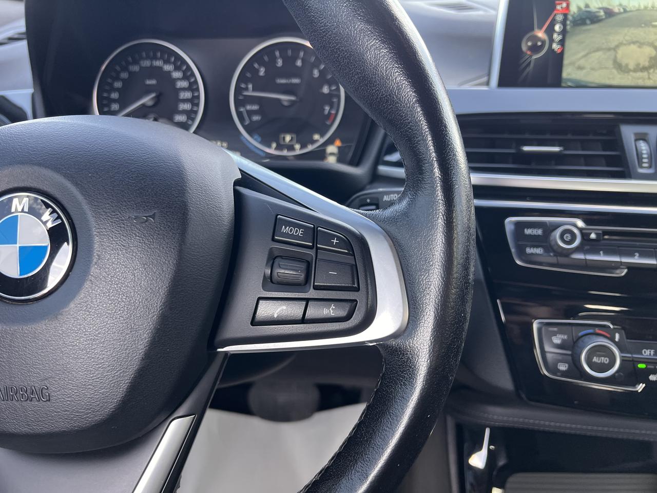 2016 BMW X1 xDrive28i Photo