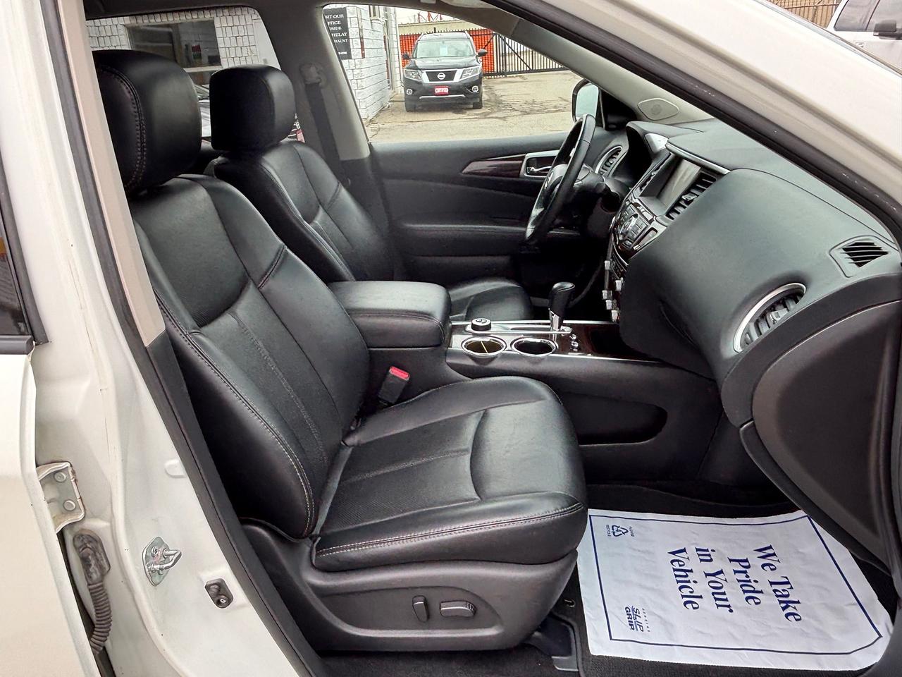 2015 Nissan Pathfinder Platinum Photo