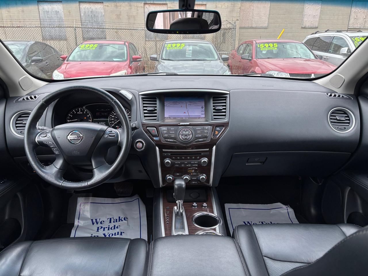 2015 Nissan Pathfinder Platinum Photo