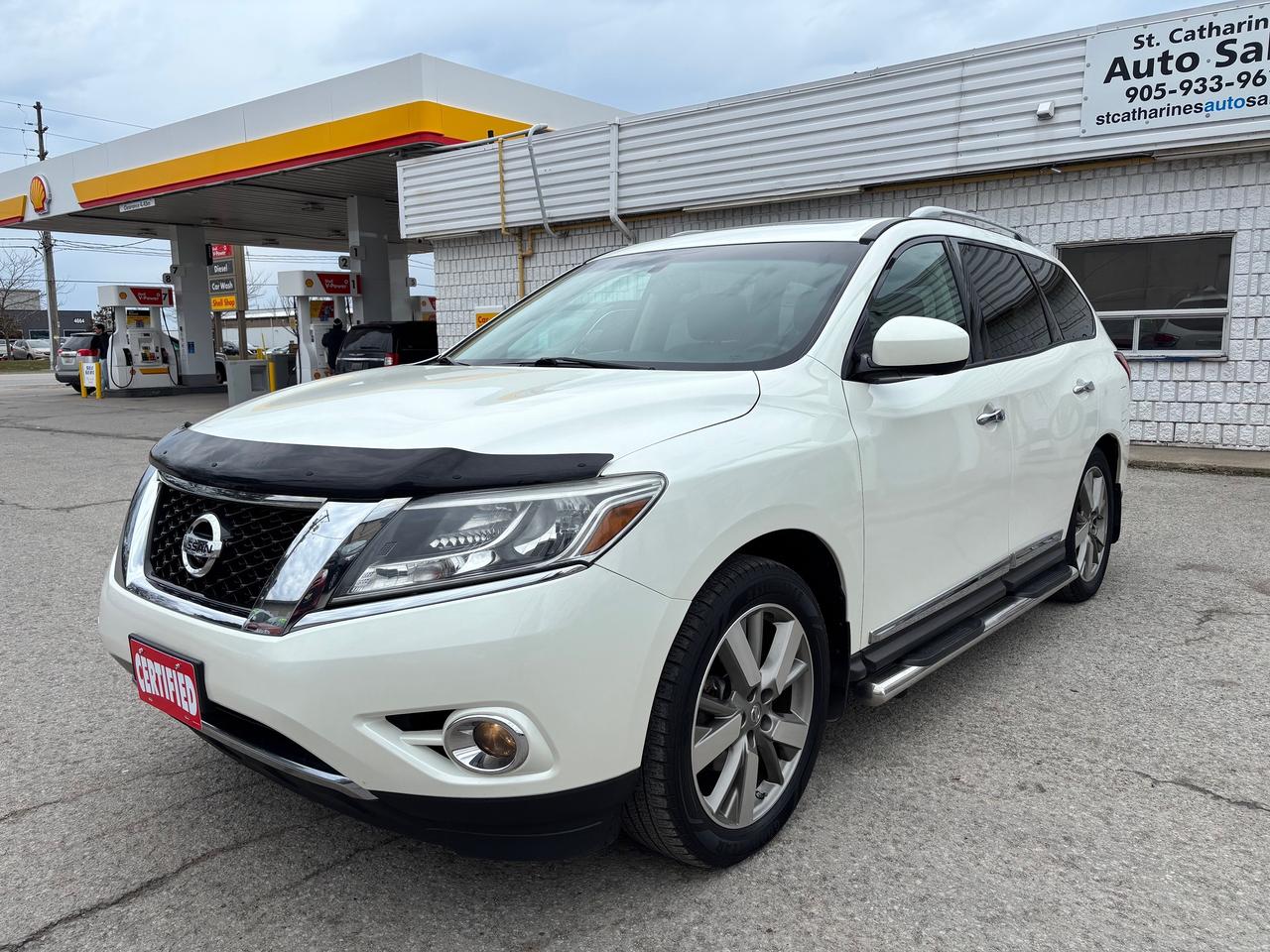 2015 Nissan Pathfinder Platinum Photo