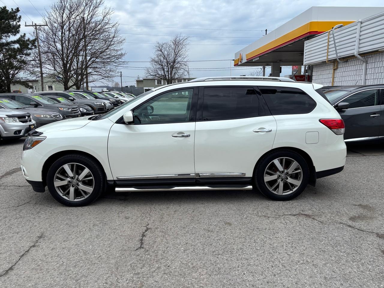 2015 Nissan Pathfinder Platinum Photo