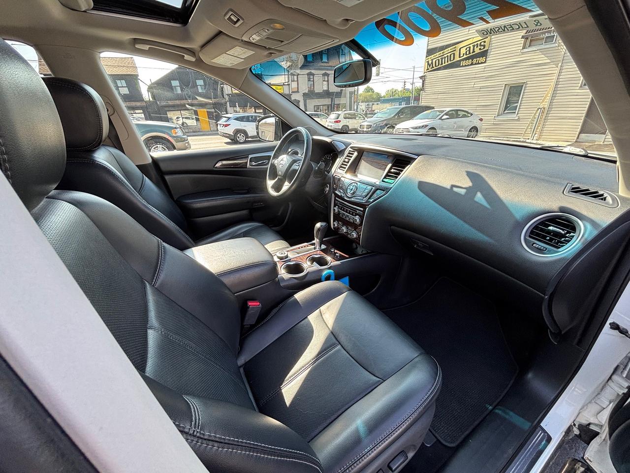 2015 Nissan Pathfinder Platinum Four Wheel Drive Photo