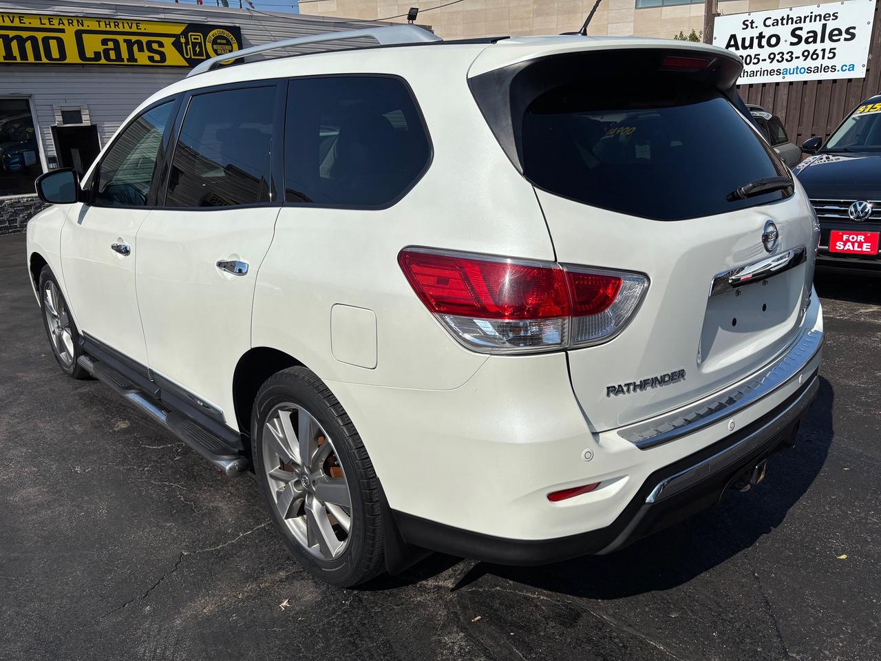 2015 Nissan Pathfinder Platinum Four Wheel Drive Photo