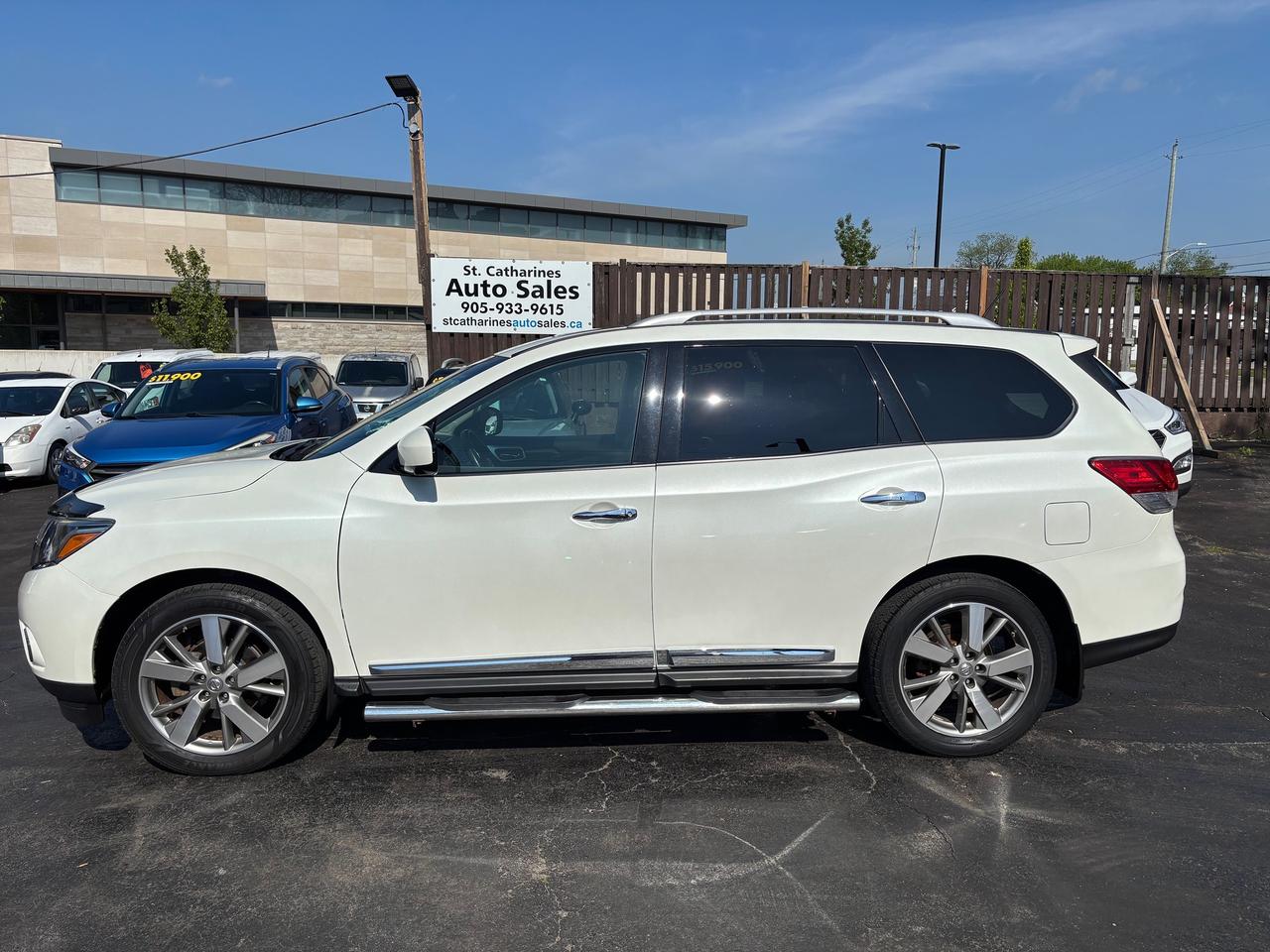 2015 Nissan Pathfinder Platinum Four Wheel Drive Photo