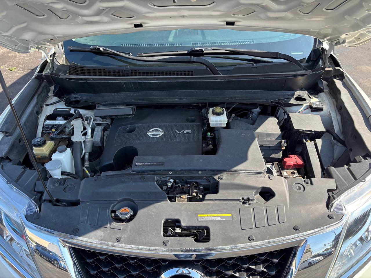 2015 Nissan Pathfinder Platinum Four Wheel Drive Photo