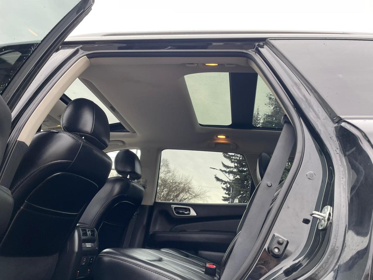 2018 Nissan Pathfinder SL Premium 360 CAMERA NAVIGATION LEATHER PANORAMIC Photo