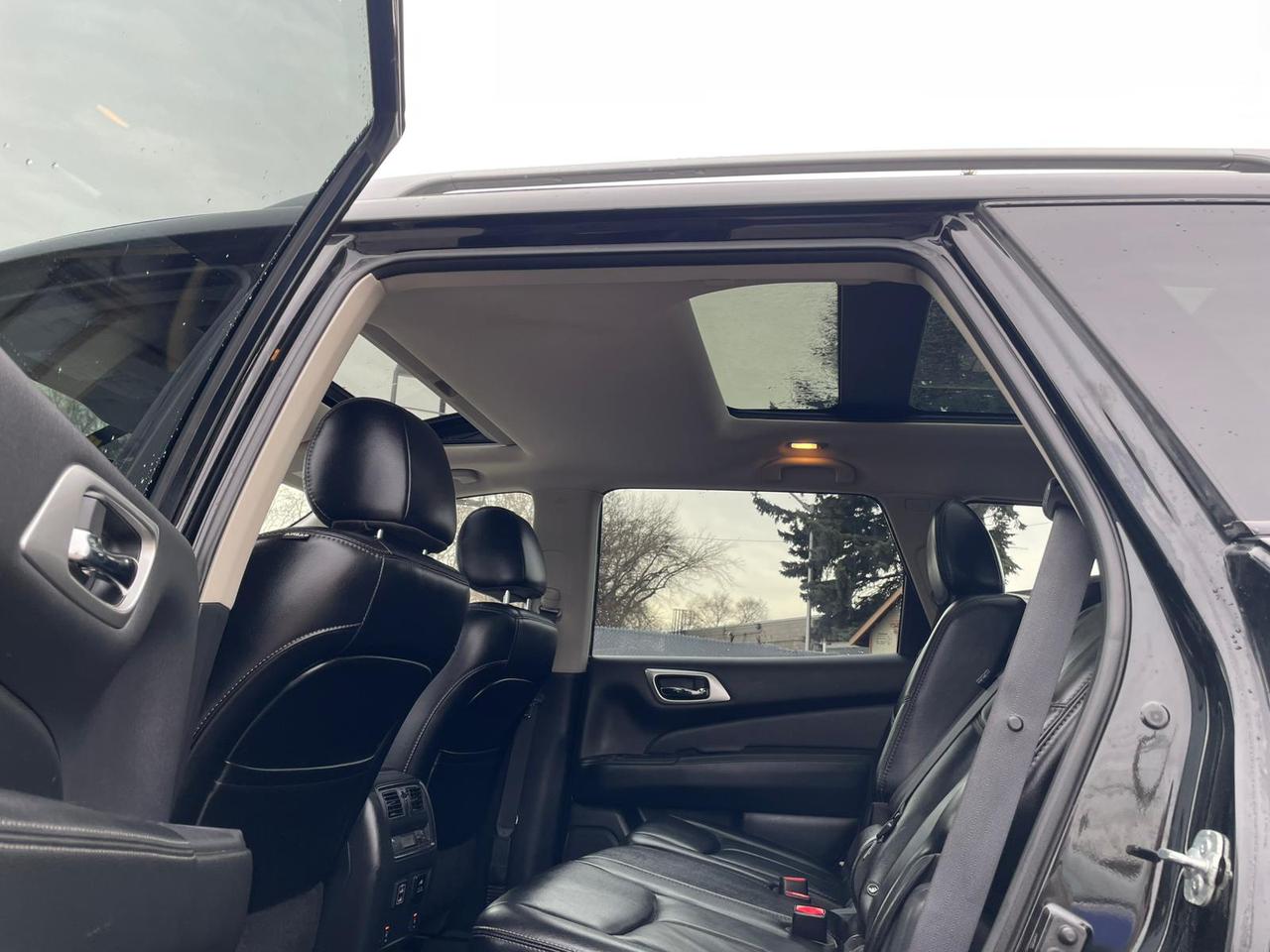 2018 Nissan Pathfinder SL Premium 360 CAMERA NAVIGATION LEATHER PANORAMIC Photo