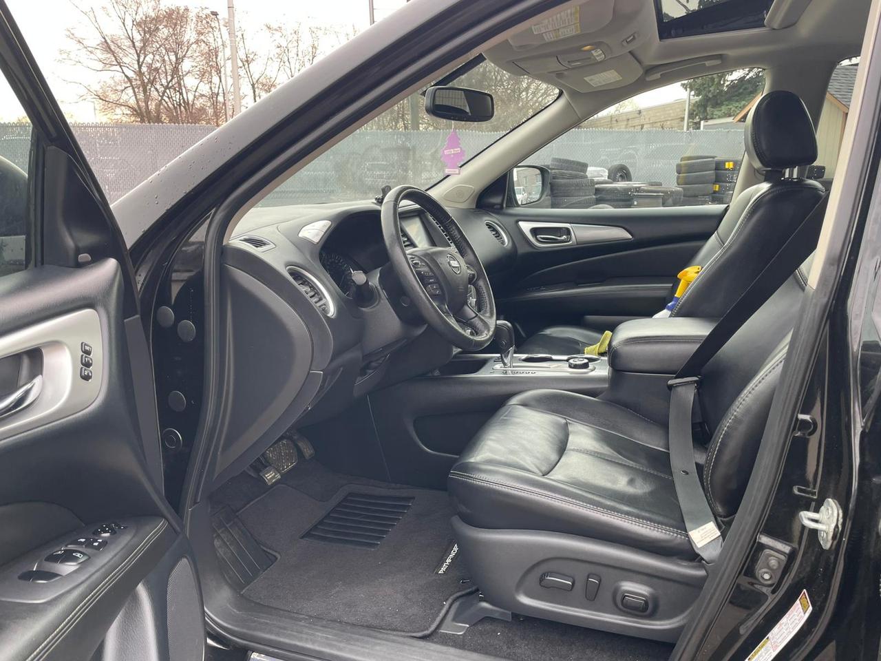 2018 Nissan Pathfinder SL Premium 360 CAMERA NAVIGATION LEATHER PANORAMIC Photo