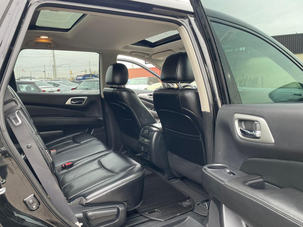 2018 Nissan Pathfinder SL Premium 360 CAMERA NAVIGATION LEATHER PANORAMIC Photo