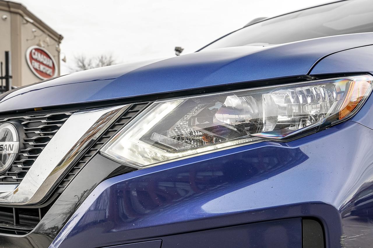 2018 Nissan Rogue SV AWD | PANO | CAM | HEATED SEATS | CARPLAY | LDW Photo2