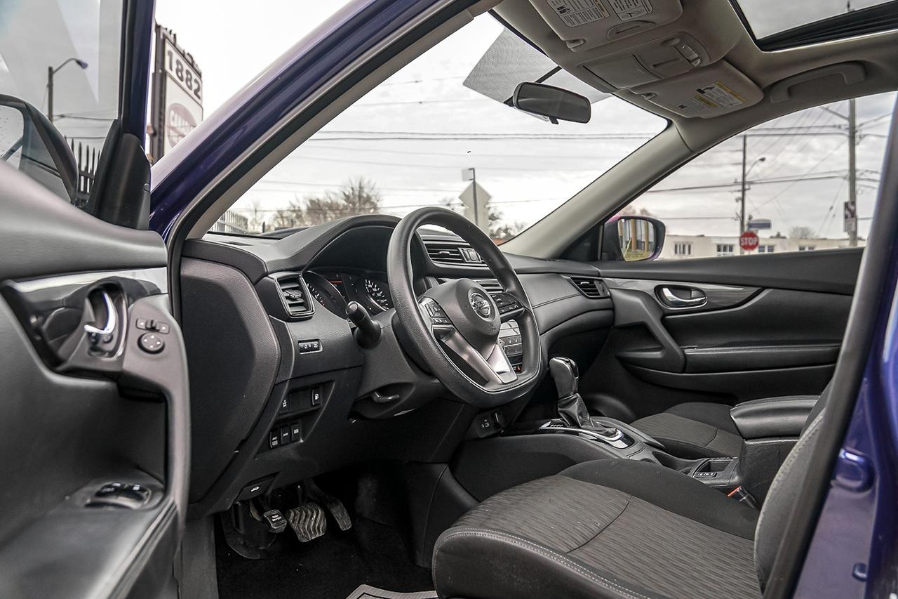 2018 Nissan Rogue SV AWD | PANO | CAM | HEATED SEATS | CARPLAY | LDW Photo