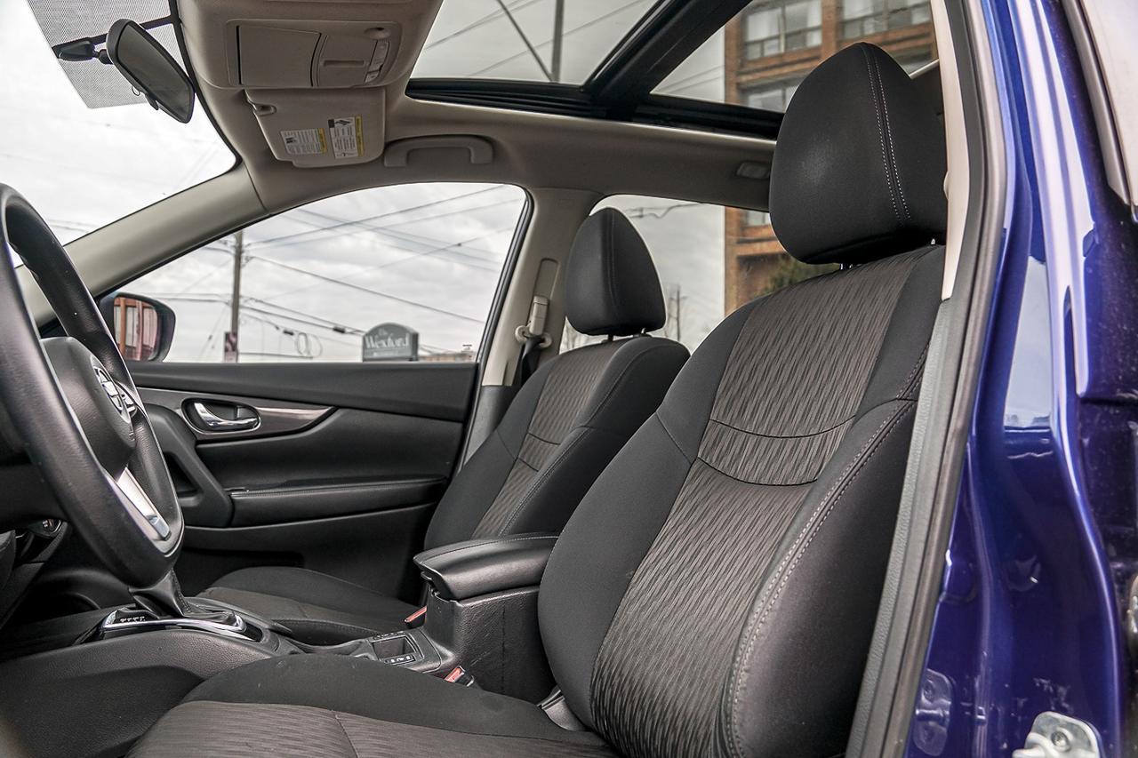 2018 Nissan Rogue SV AWD | PANO | CAM | HEATED SEATS | CARPLAY | LDW Photo