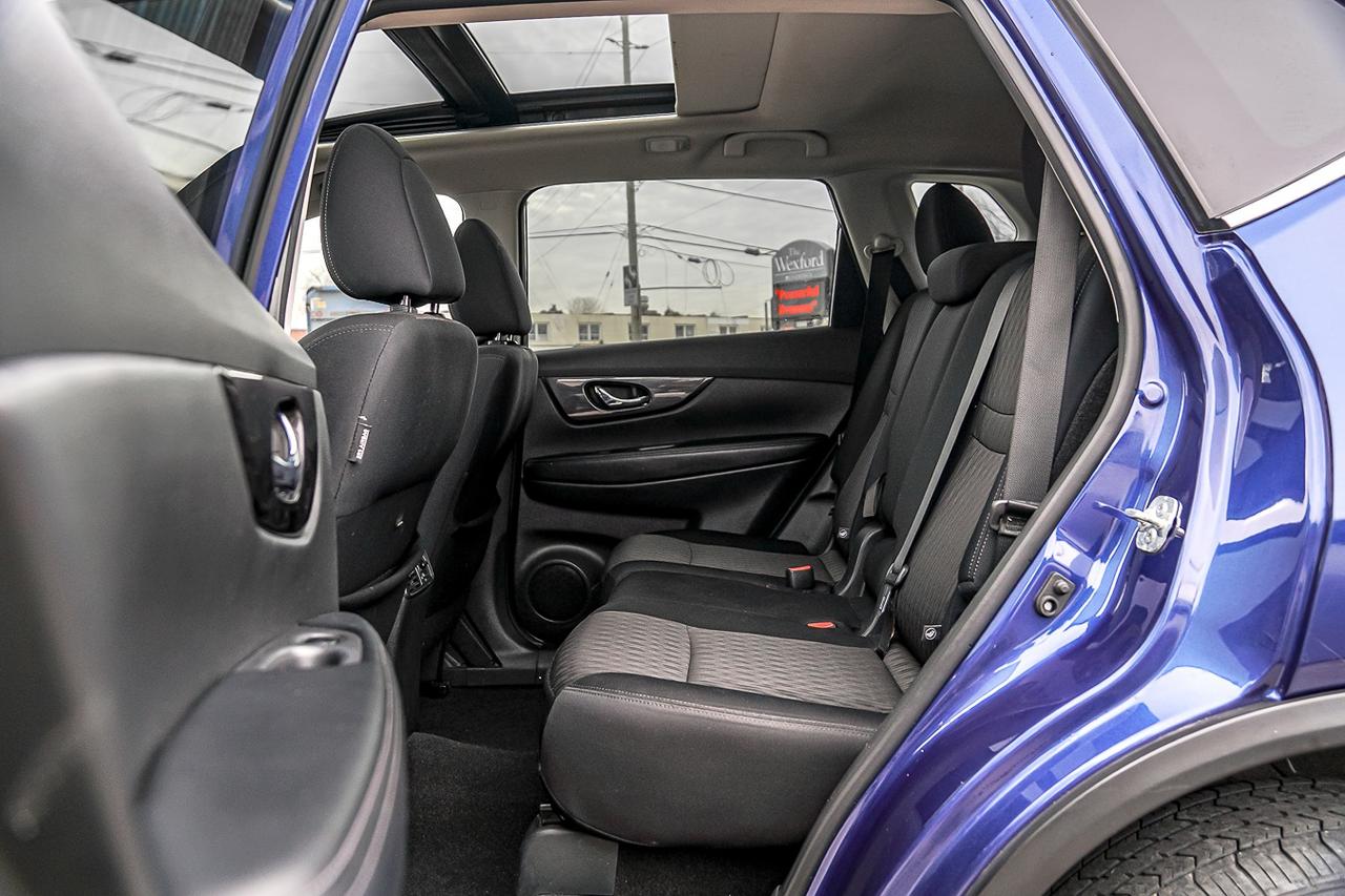 2018 Nissan Rogue SV AWD | PANO | CAM | HEATED SEATS | CARPLAY | LDW Photo