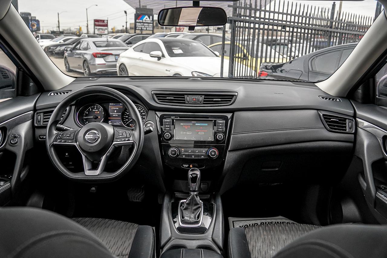 2018 Nissan Rogue SV AWD | PANO | CAM | HEATED SEATS | CARPLAY | LDW Photo