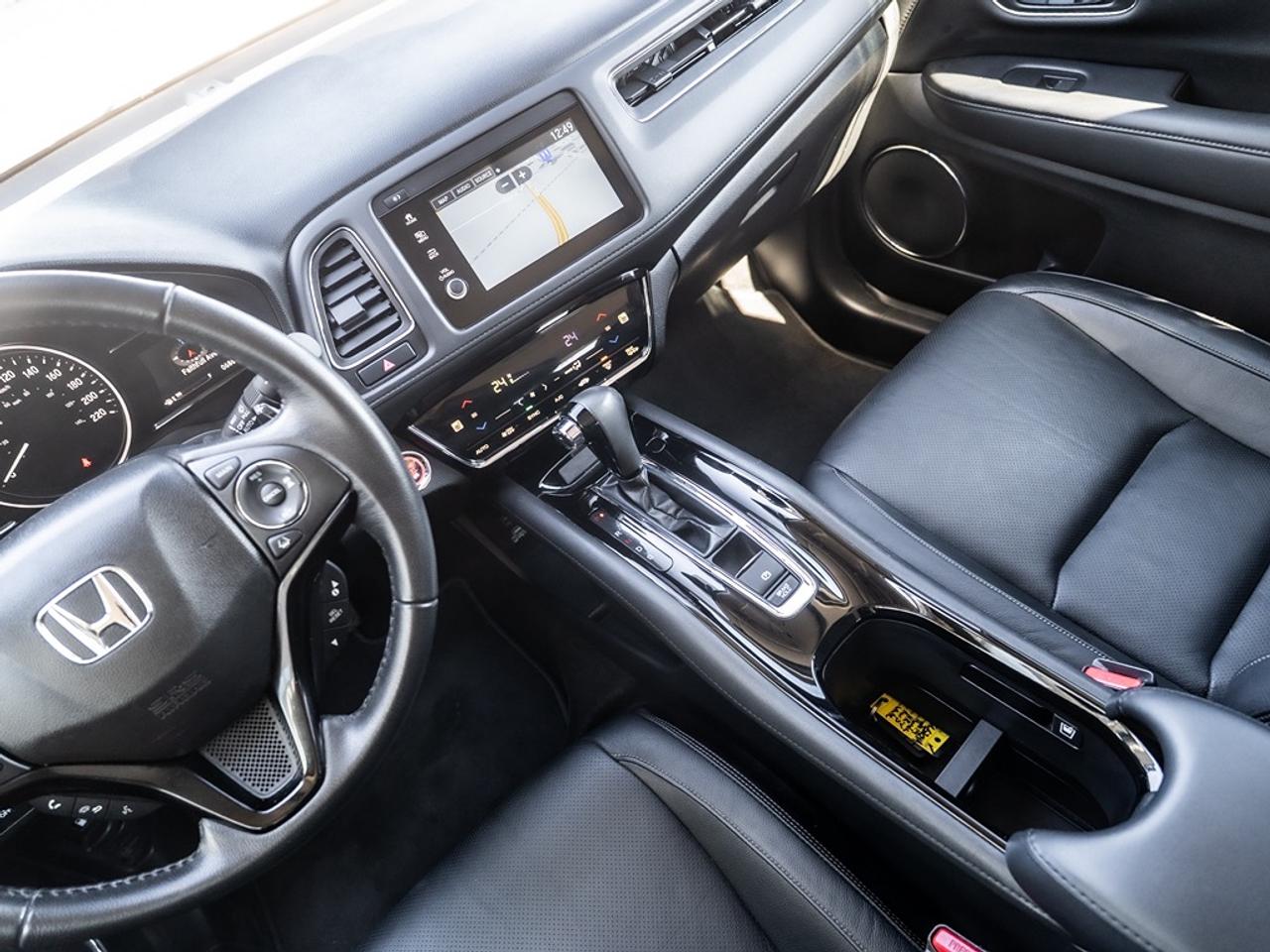 2019 Honda HR-V Touring AWD Photo9