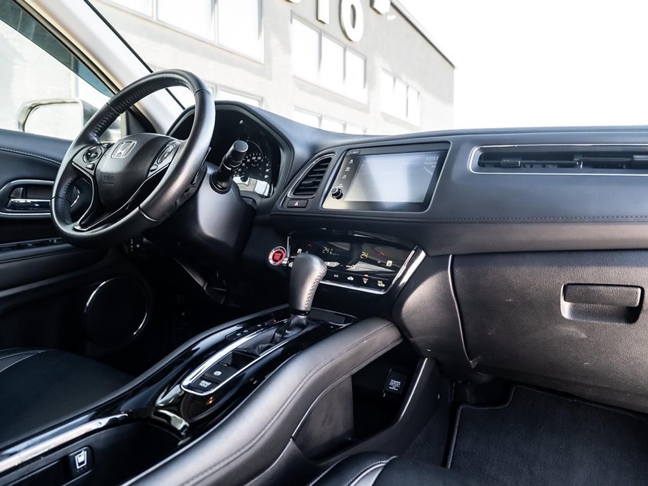 2019 Honda HR-V Touring AWD Photo21