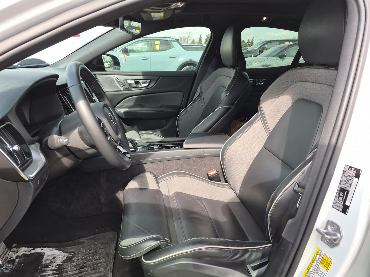 2022 Volvo S60 R-Design B5 AWD | NAVI | CAM | SUNROOF | Photo2