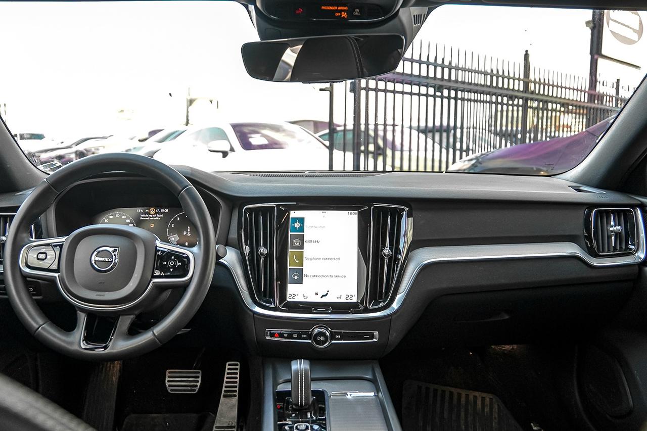 2022 Volvo S60 R-Design B5 AWD | NAVI | CAM | SUNROOF | Photo