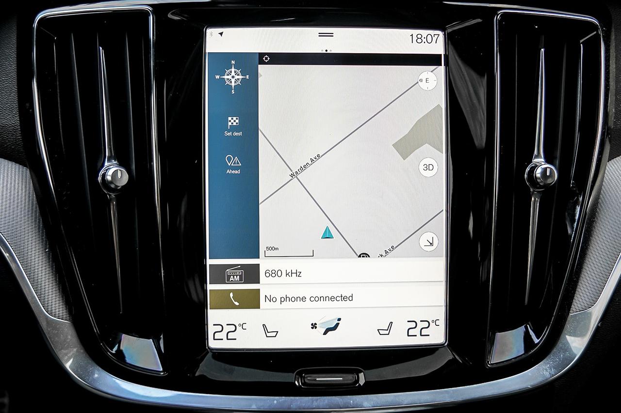 2022 Volvo S60 R-Design B5 AWD | NAVI | CAM | SUNROOF | Photo