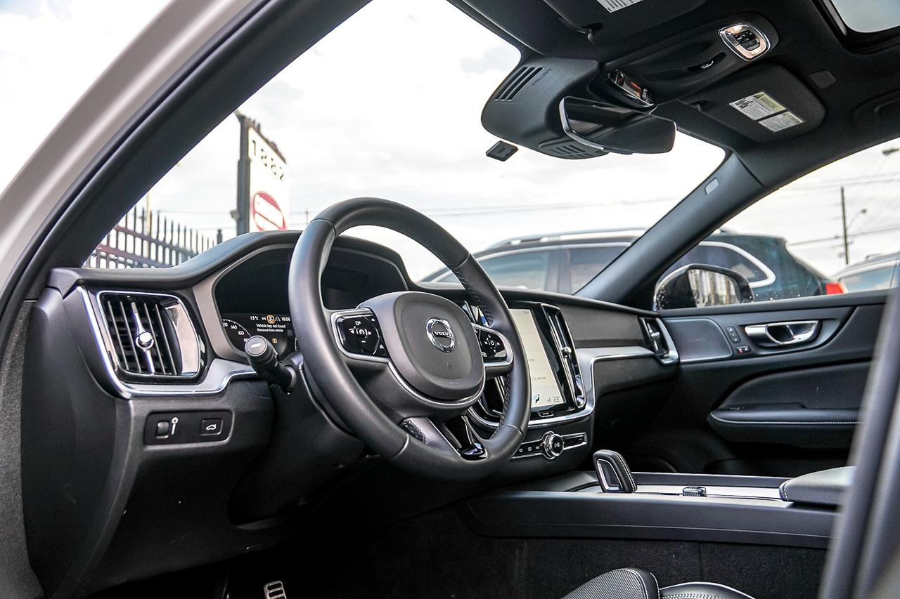 2022 Volvo S60 R-Design B5 AWD | NAVI | CAM | SUNROOF | Photo