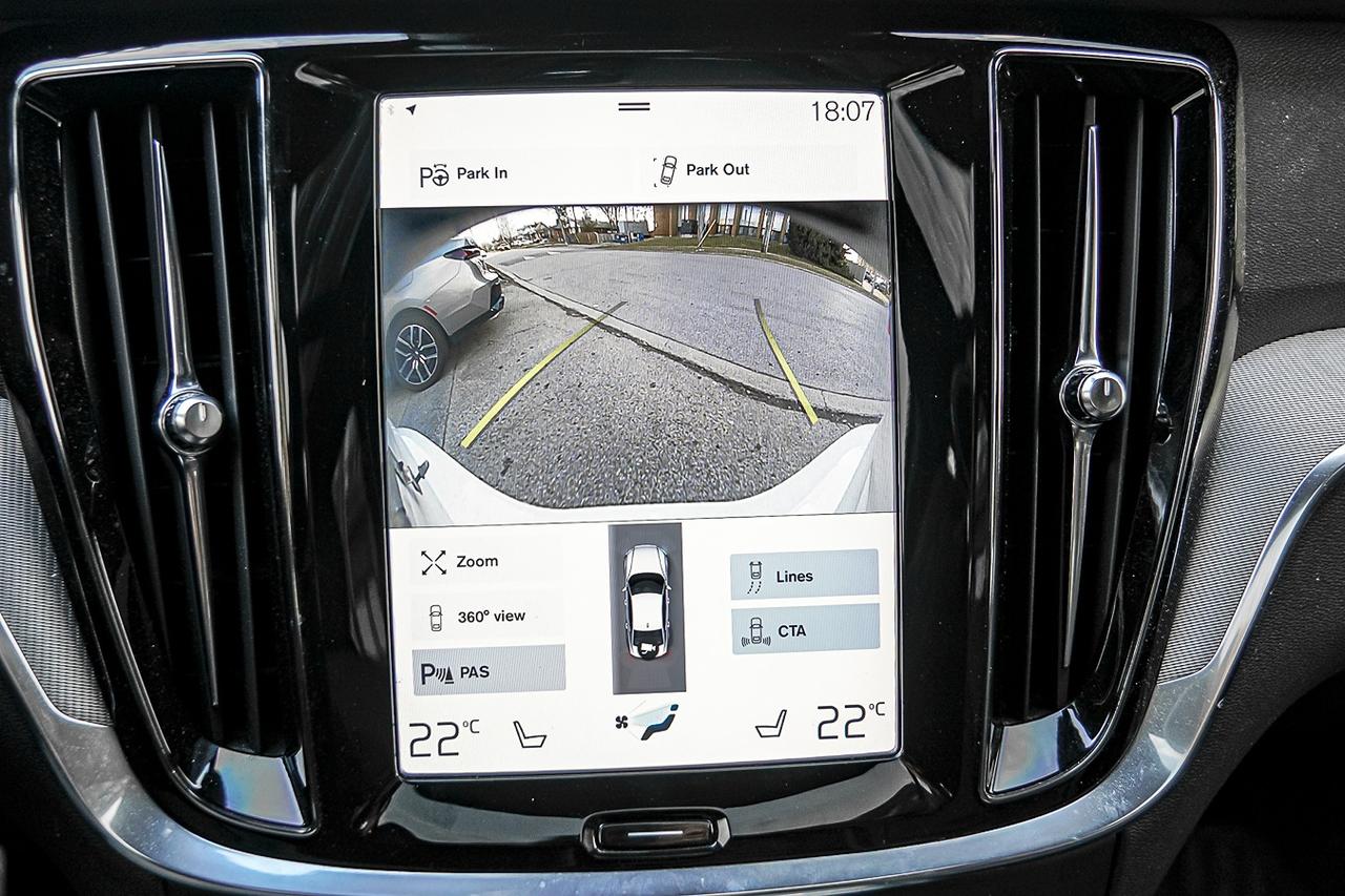 2022 Volvo S60 R-Design B5 AWD | NAVI | CAM | SUNROOF | Photo