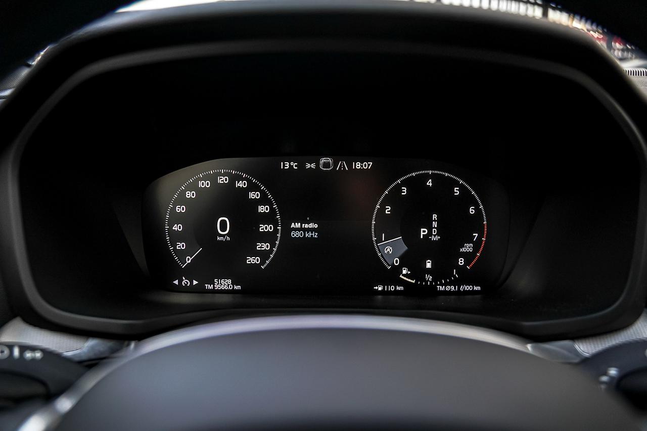 2022 Volvo S60 R-Design B5 AWD | NAVI | CAM | SUNROOF | Photo