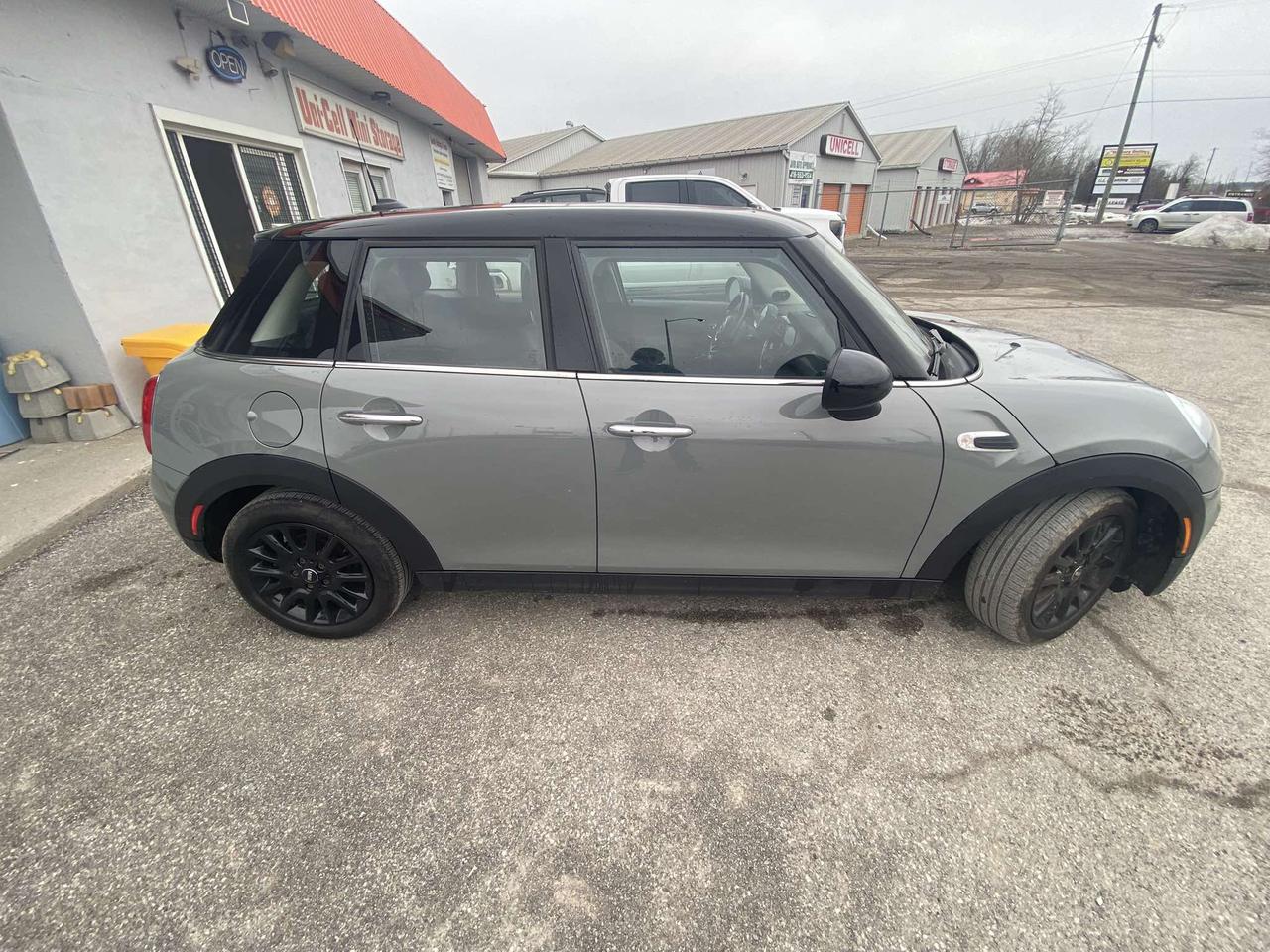 2016 MINI Cooper  Photo3