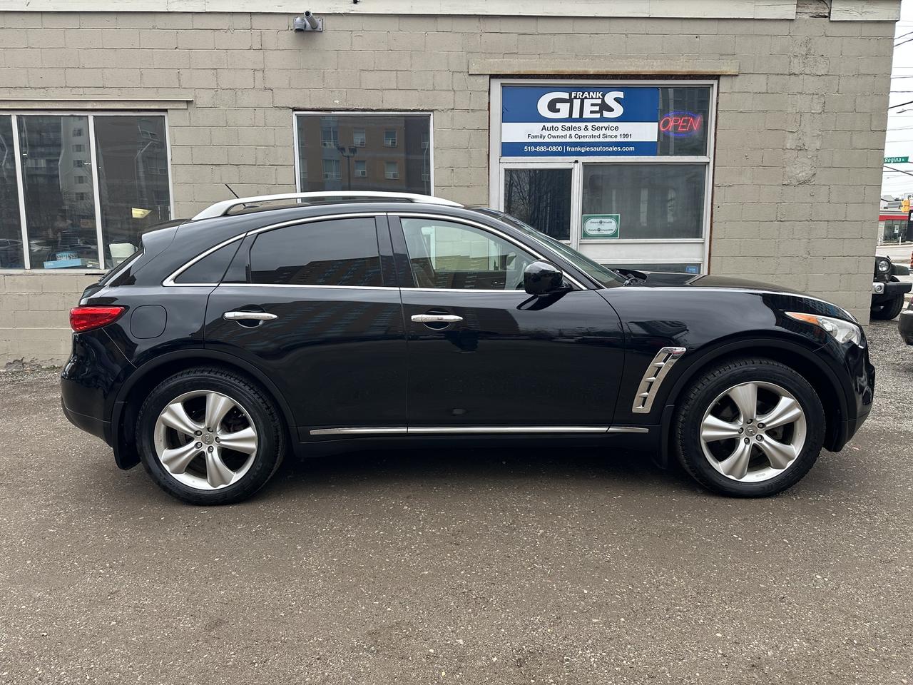 2011 Infiniti FX35 Deluxe Touring Package Photo
