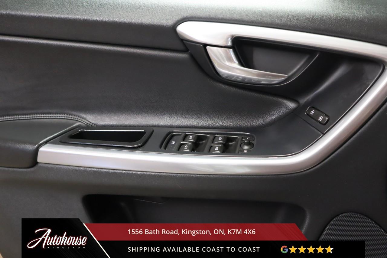 2016 Volvo XC60 T5 Special Edition Premier NAVIGATION - PANORAMIC SUNROOF Photo