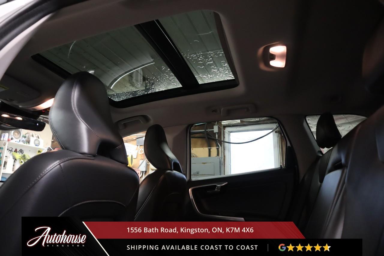 2016 Volvo XC60 T5 Special Edition Premier NAVIGATION - PANORAMIC SUNROOF Photo