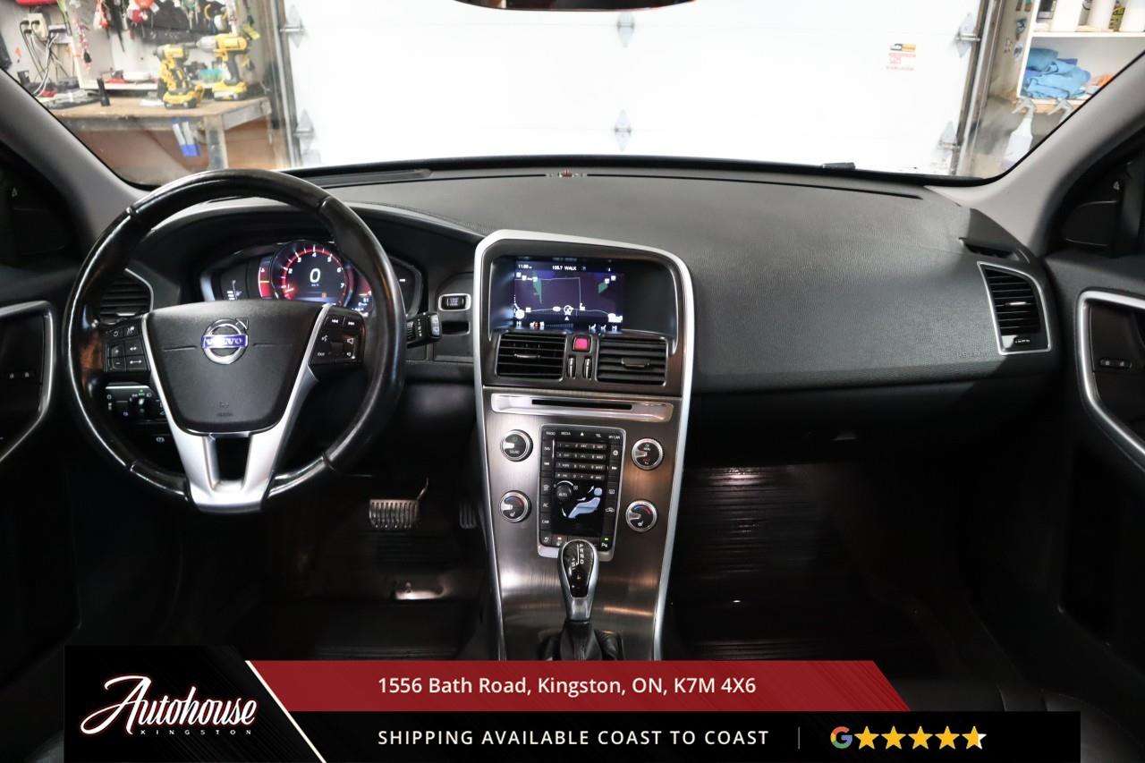 2016 Volvo XC60 T5 Special Edition Premier NAVIGATION - PANORAMIC SUNROOF Photo