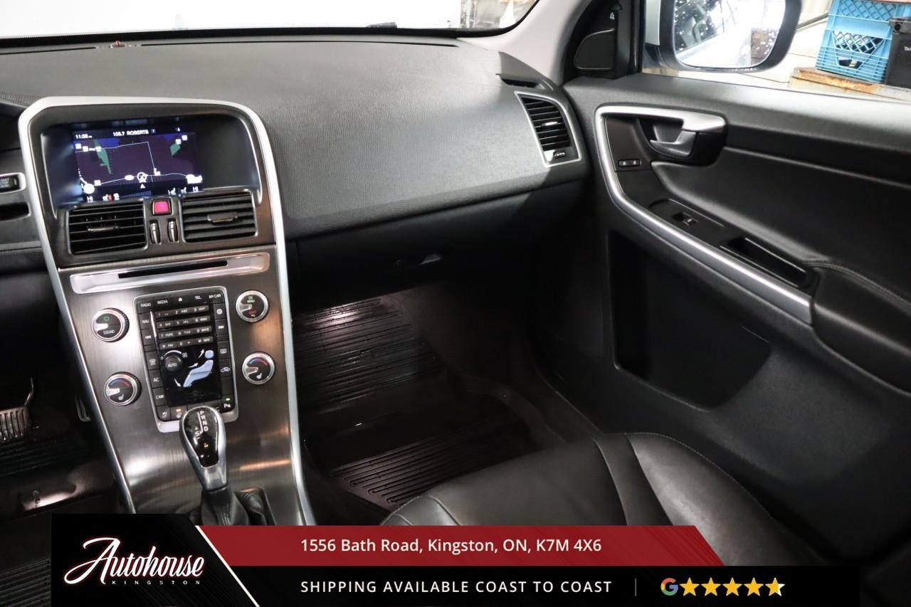 2016 Volvo XC60 T5 Special Edition Premier NAVIGATION - PANORAMIC SUNROOF Photo