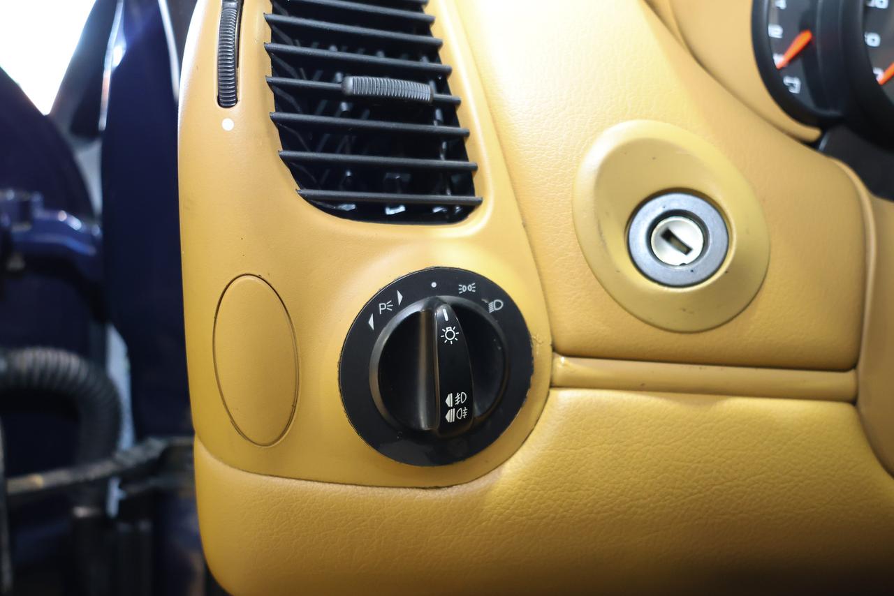 2002 Porsche 911 CARRERA AUTO Photo