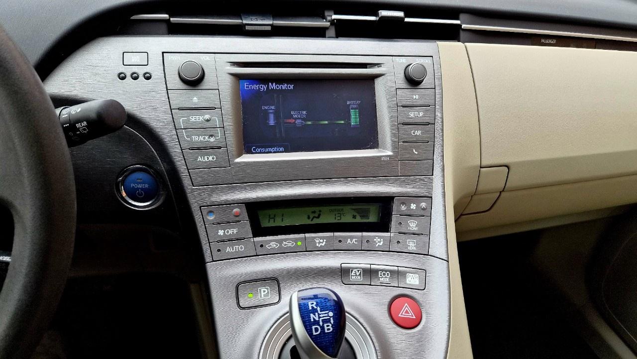 2015 Toyota Prius 5DR HB Photo