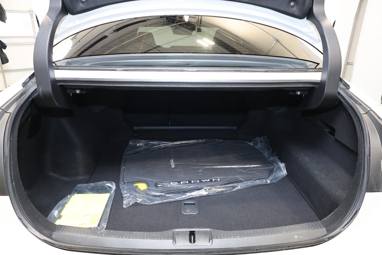 2023 Toyota Crown LIMITED AWD HYBRID - PANO|NAVI|CAMERA|BLINDSPOT Photo