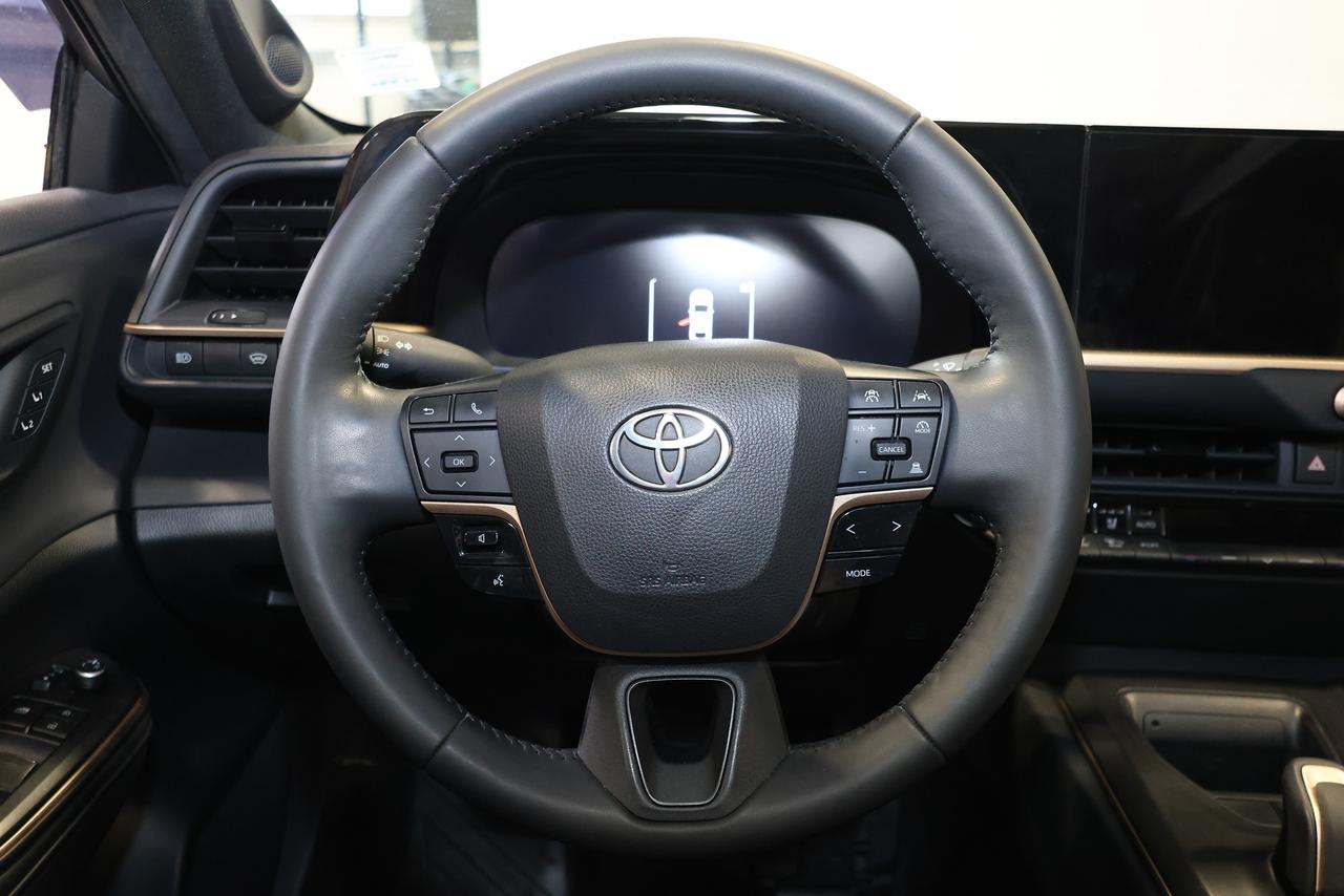 2023 Toyota Crown LIMITED AWD HYBRID - PANO|NAVI|CAMERA|BLINDSPOT Photo