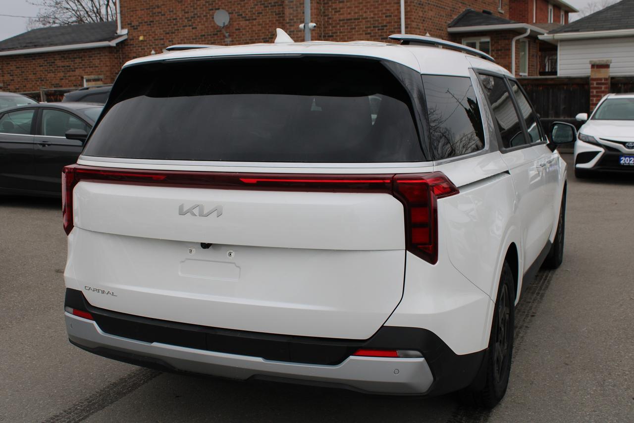 2025 Kia Carnival LX Photo4