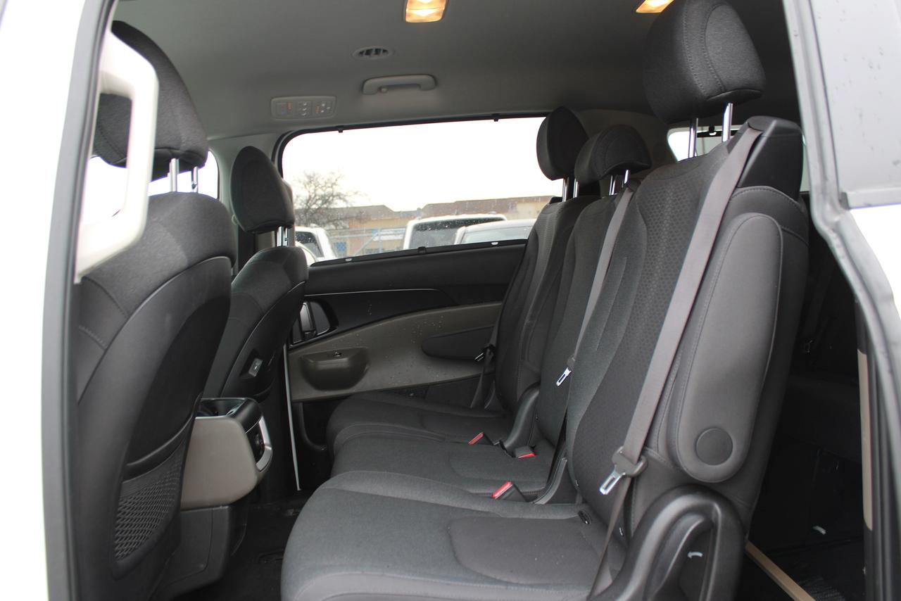 2025 Kia Carnival LX Photo