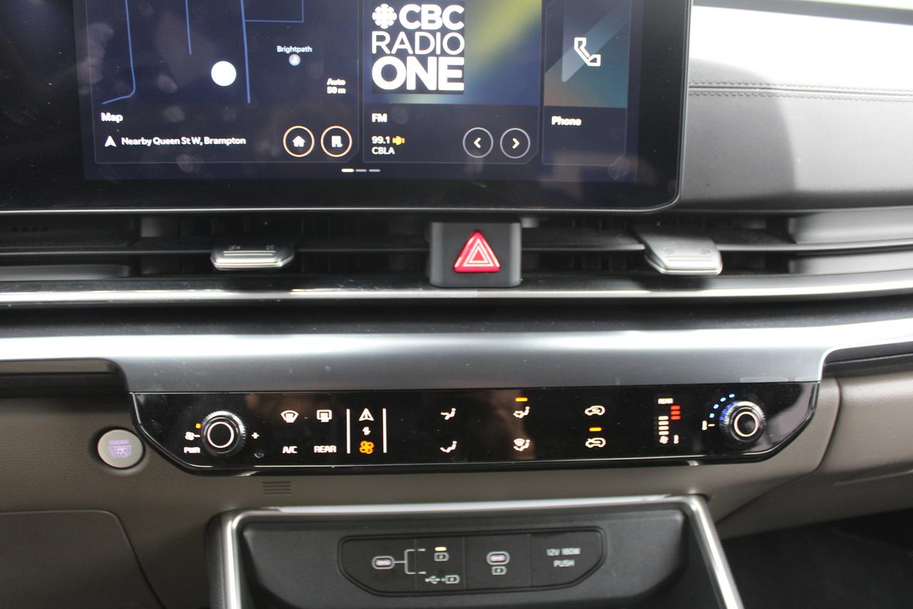 2025 Kia Carnival LX Photo