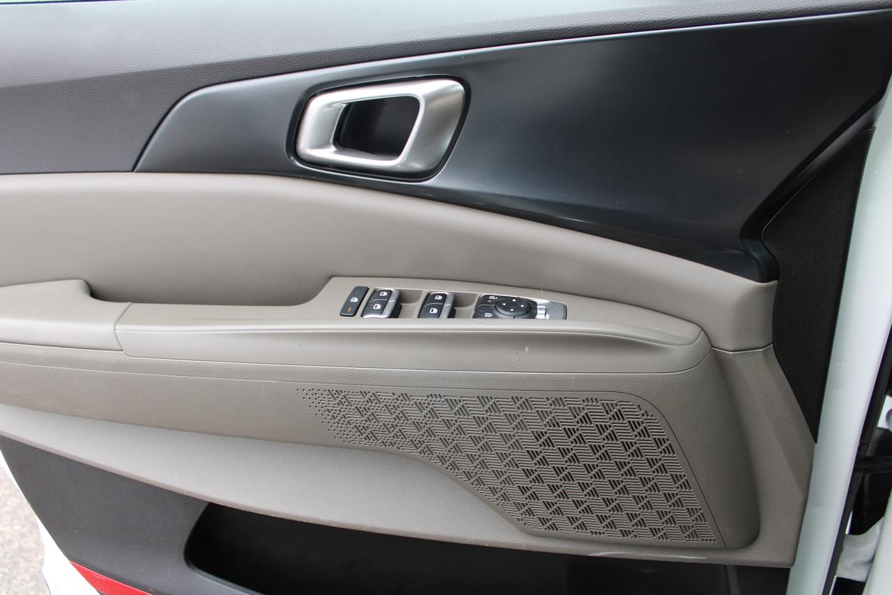 2025 Kia Carnival LX Photo