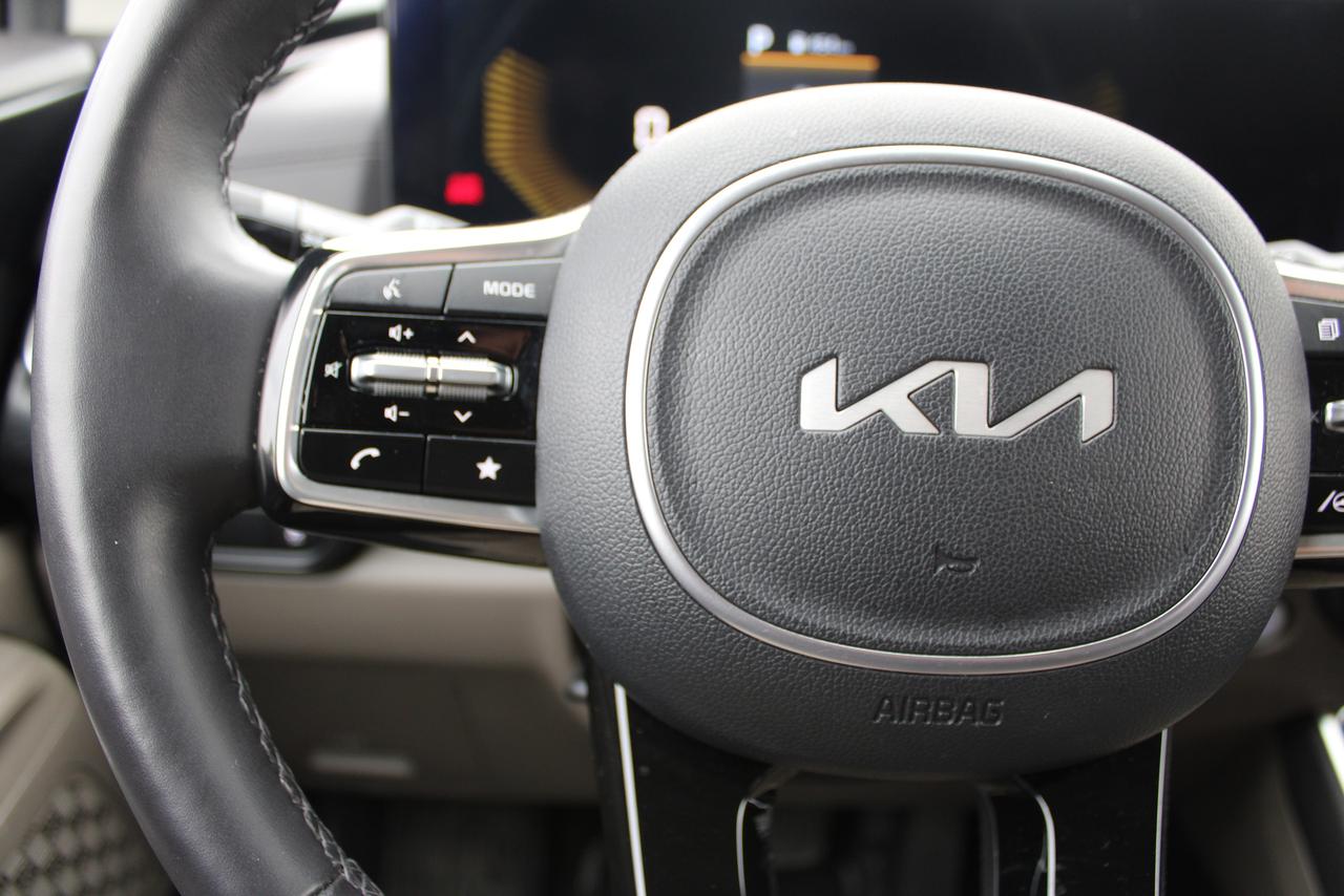 2025 Kia Carnival LX Photo