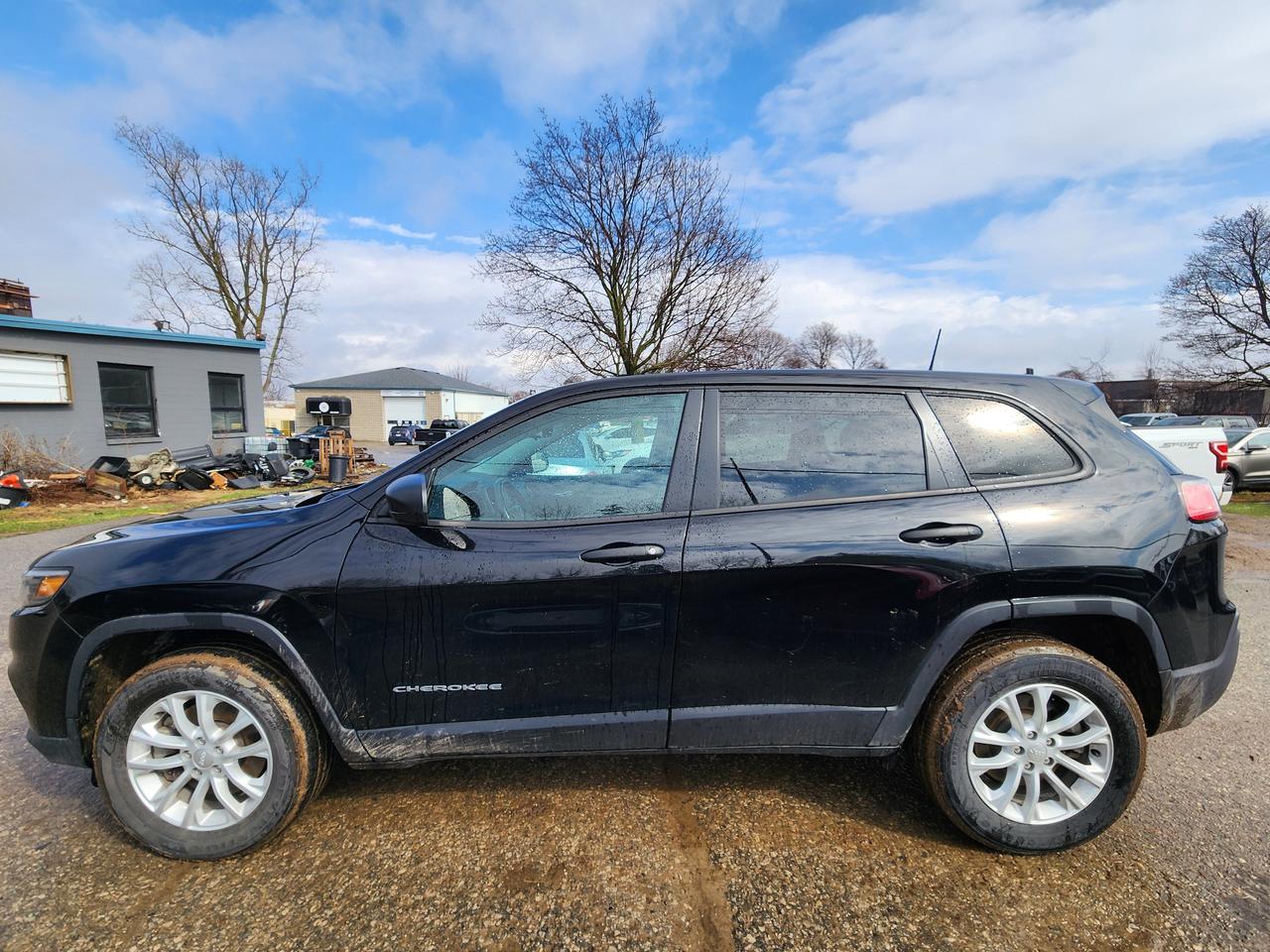 2021 Jeep Cherokee Sport l 64K KM | Clean Carfax | Fully Serviced 🔥 Photo