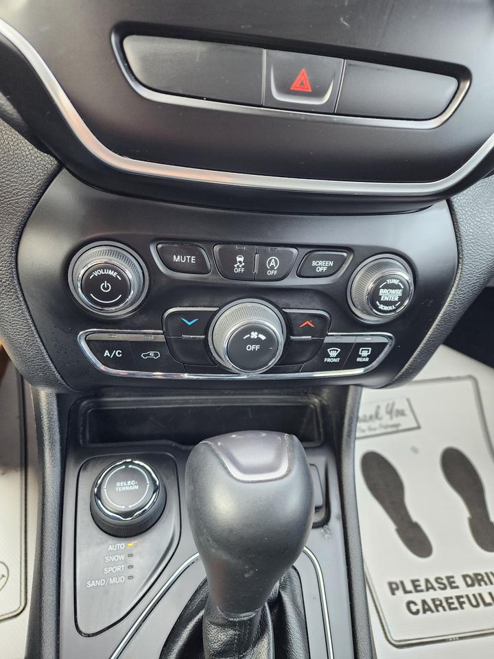 2021 Jeep Cherokee Sport l 64K KM | Clean Carfax | Fully Serviced 🔥 Photo